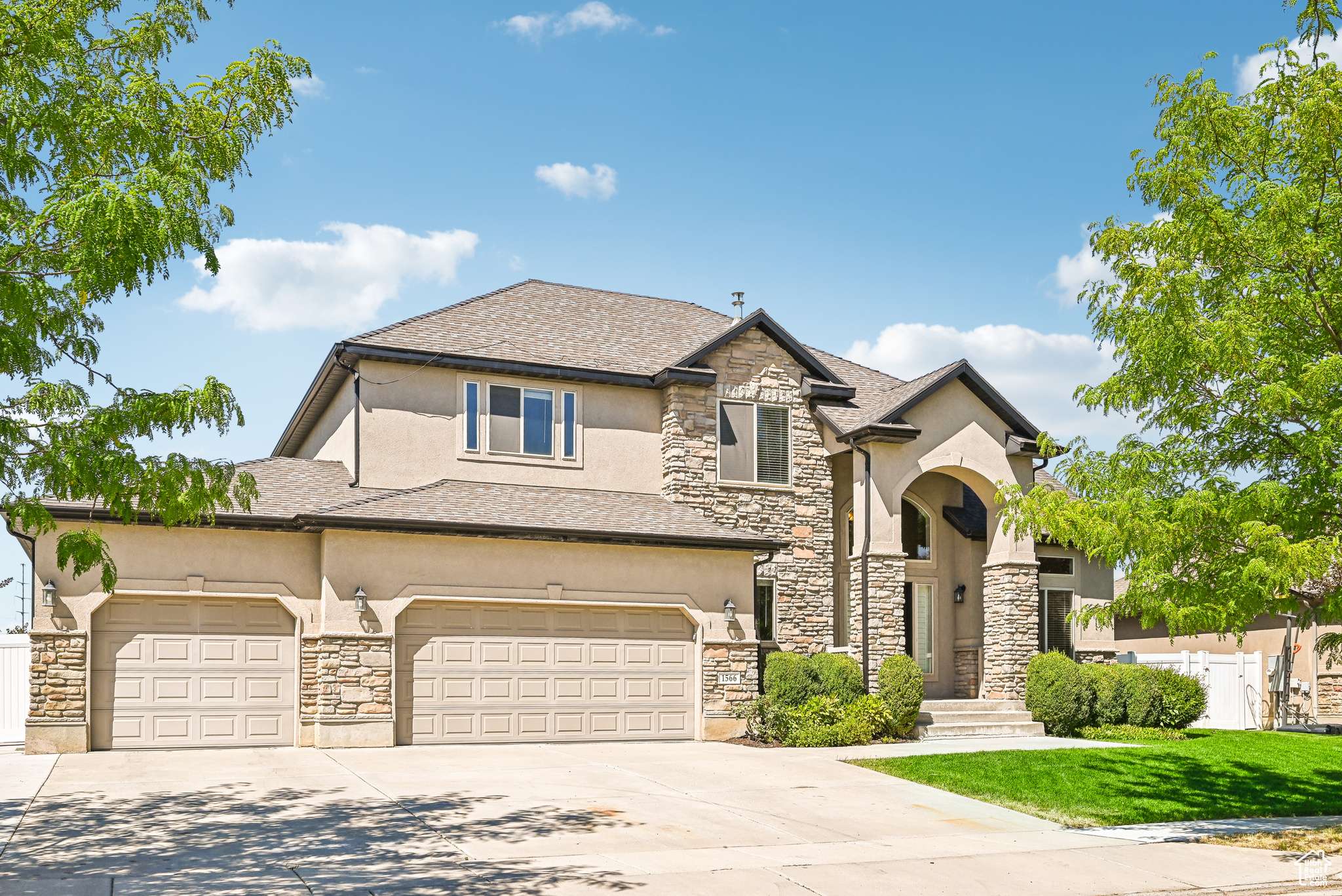 Woods Cross, UT 84087,1566 S MOUNTAIN VIEW BLVD W