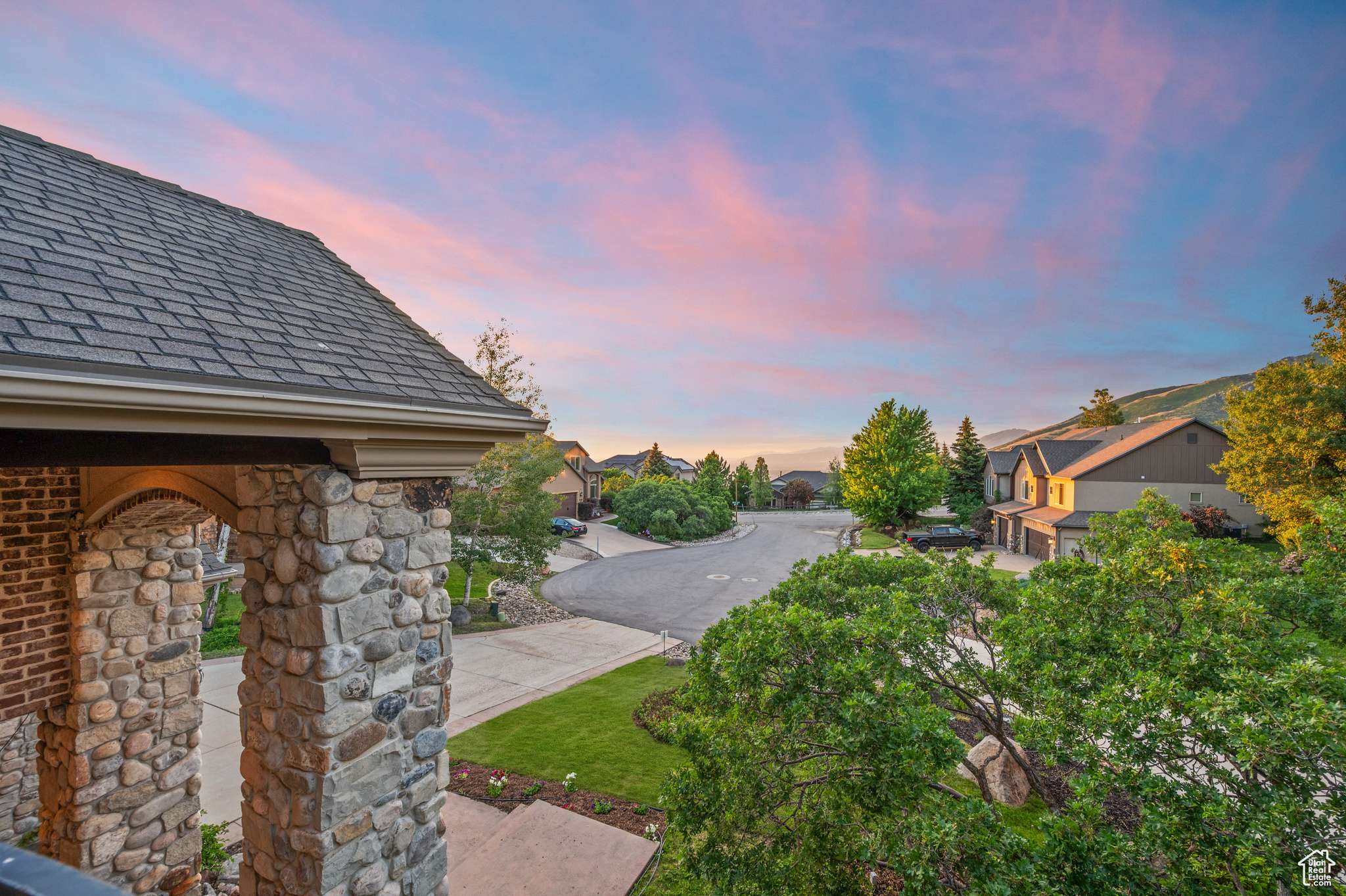 Draper, UT 84020,14820 S SHADOW GROVE CT