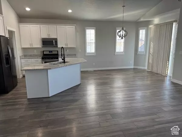 Eagle Mountain, UT 84005,4041 E HUDSON WAY