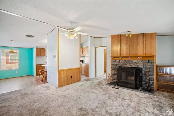 Murray, UT 84123,6416 S 890 W #33