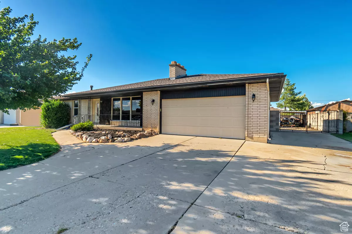 Sandy, UT 84070,343 E SUSAN CIR