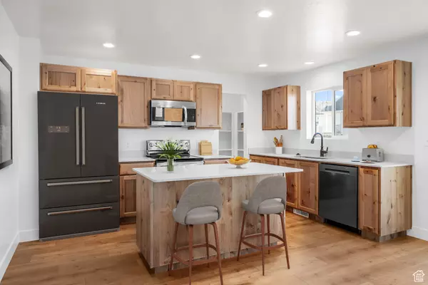 Santaquin, UT 84655,1757 S WINDSONG DR #382