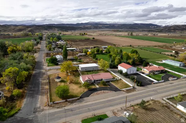 Vernal, UT 84078,1527 N 3500 W