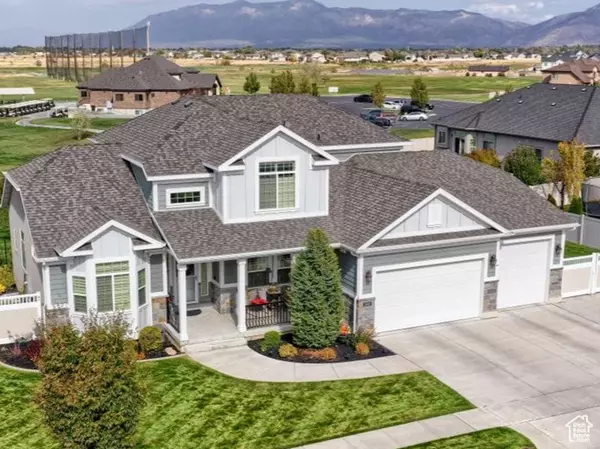 3692 W HOODED CRANE DR, Clinton, UT 84015