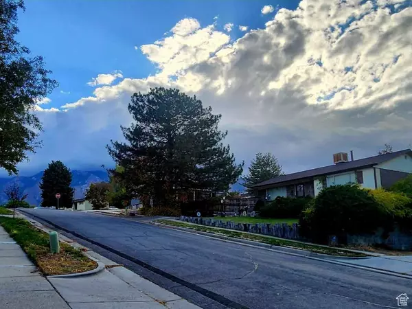 White City, UT 84094,1119 E VIOLET DR S