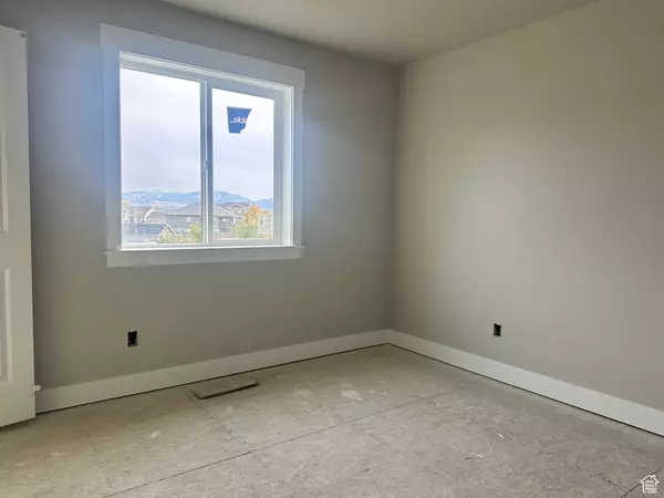 Nibley, UT 84321,1150 W 2260 S #5