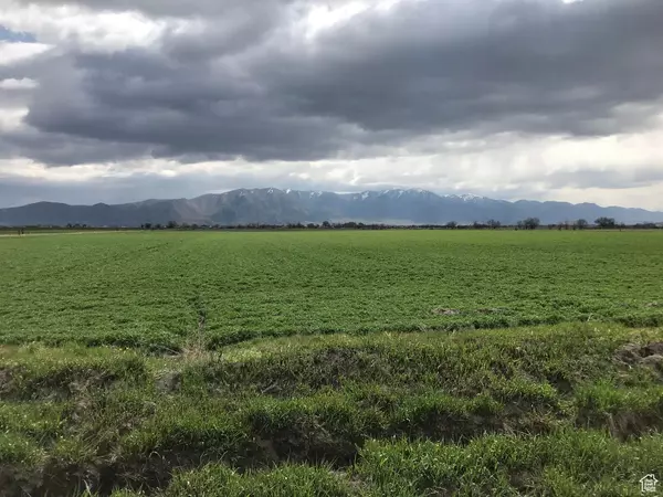 10000 W 10400 N, Bothwell, UT 84337