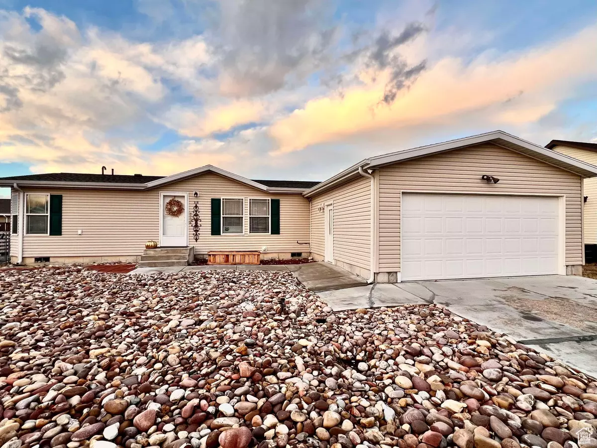 Vernal, UT 84078,318 W 2100 S