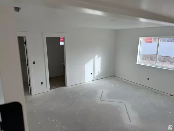 Clearfield, UT 84015,170 S 50 W