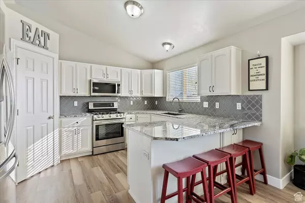 Farr West, UT 84404,2541 W 2725 N