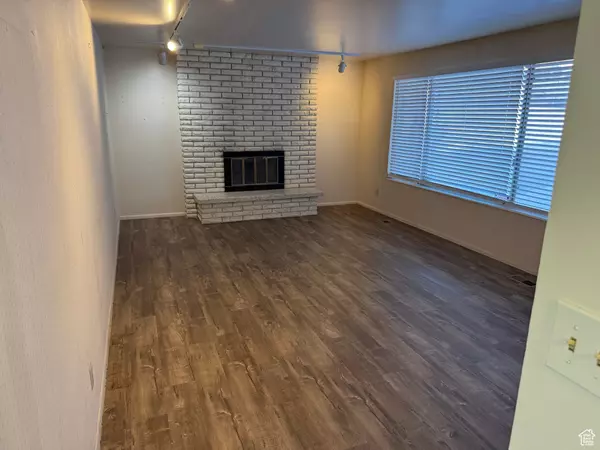 Fruit Heights, UT 84037,416 S MOUNTAIN RD