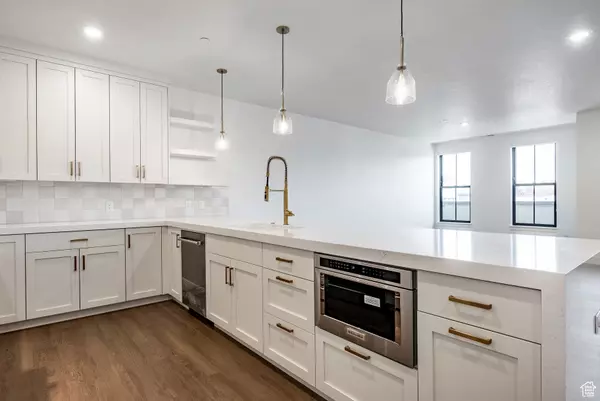 Holladay, UT 84117,2250 E MURRAY HOLLADAY RD #207