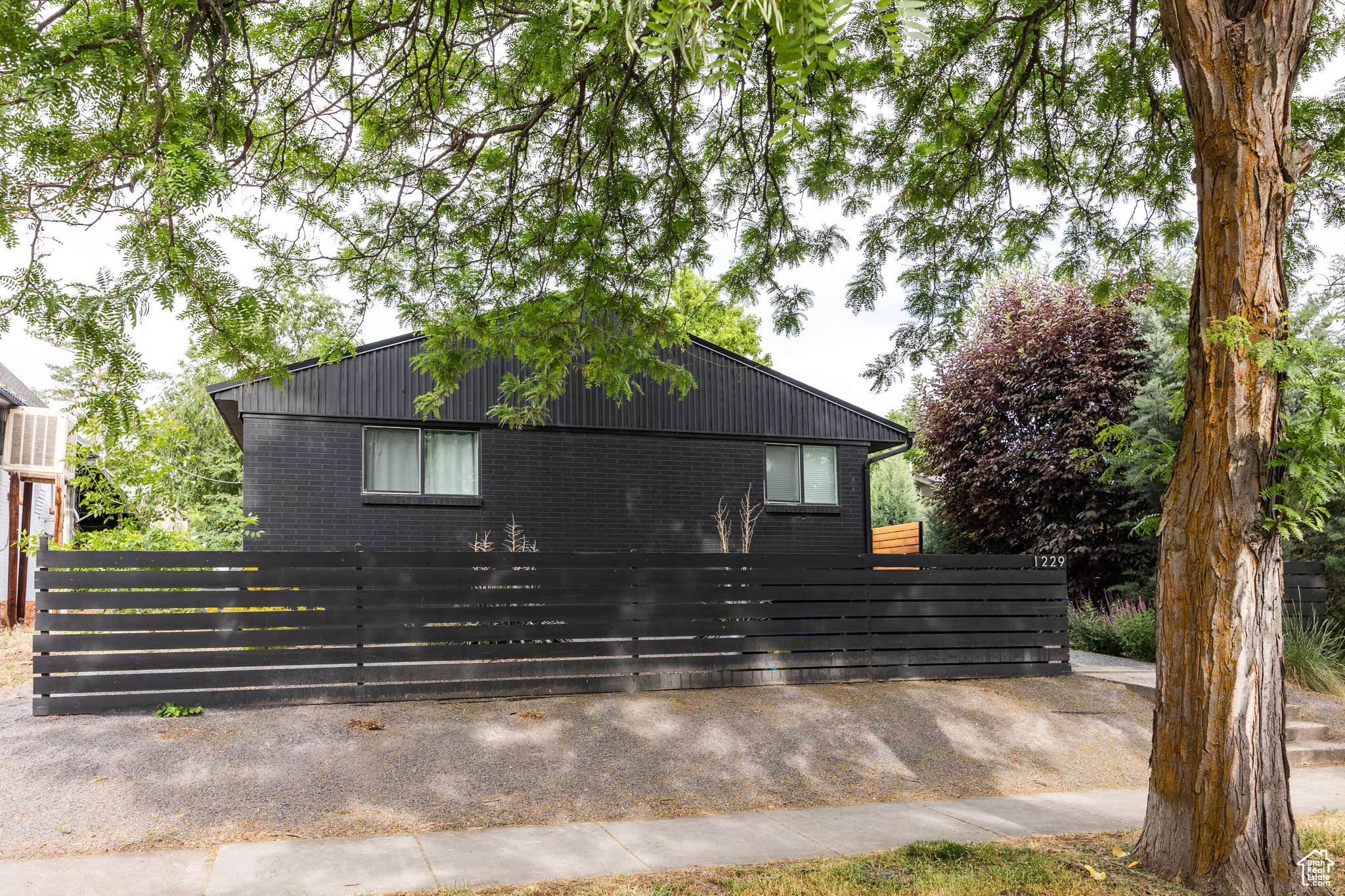 Salt Lake City, UT 84105,1229 S 800 E
