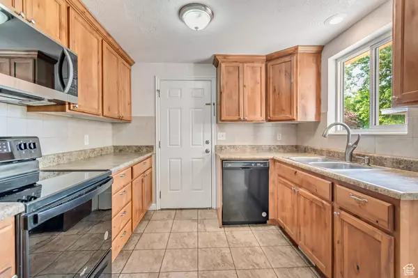 Midvale, UT 84047,152 E 6890 S