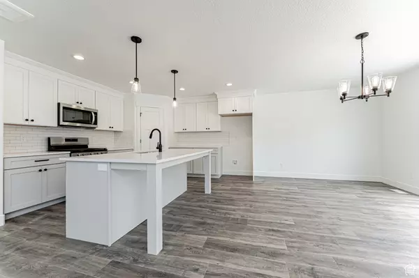 Lehi, UT 84043,1052 N DEVERS DR #320