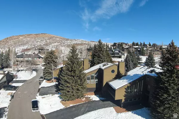 2574 FAIRWAY VILLAGE DR, Park City, UT 84060