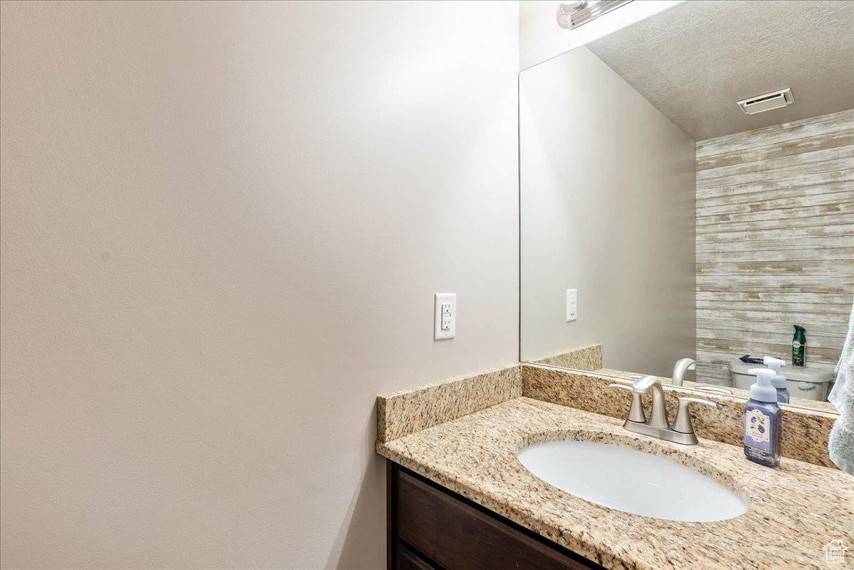 Layton, UT 84040,1841 E WHITETAIL DR