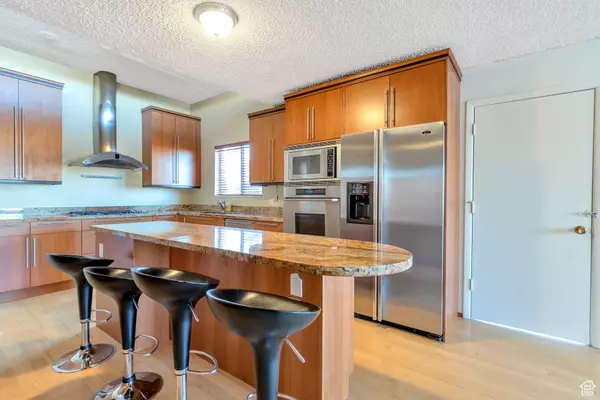 Salt Lake City, UT 84124,3218 E OAKCLIFF DR S