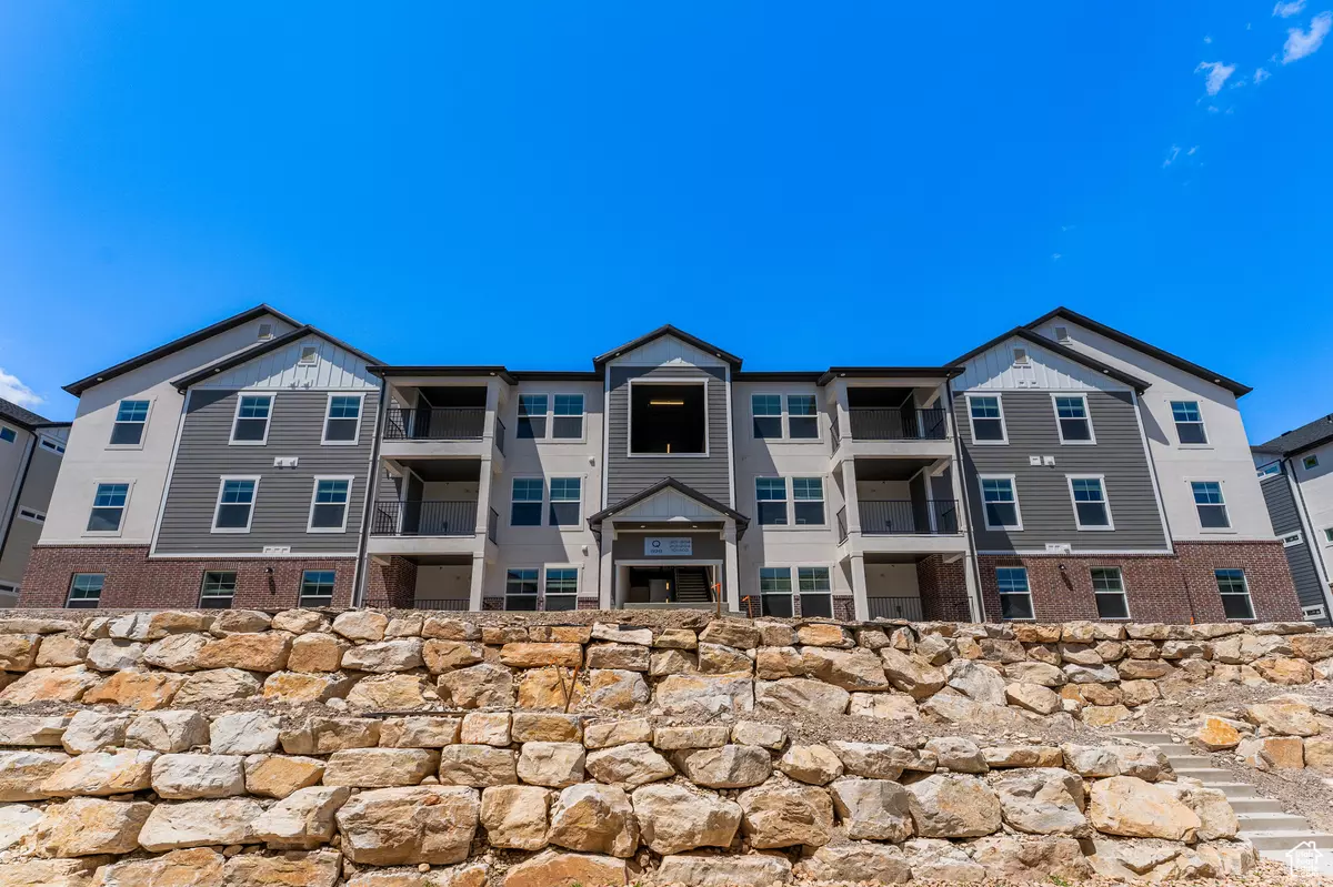 Saratoga Springs, UT 84045,898 N HEMSWORTH WAY #Q301