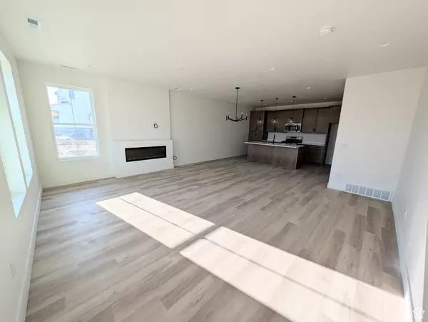 West Jordan, UT 84081,6978 W TERRAINE RD S #141