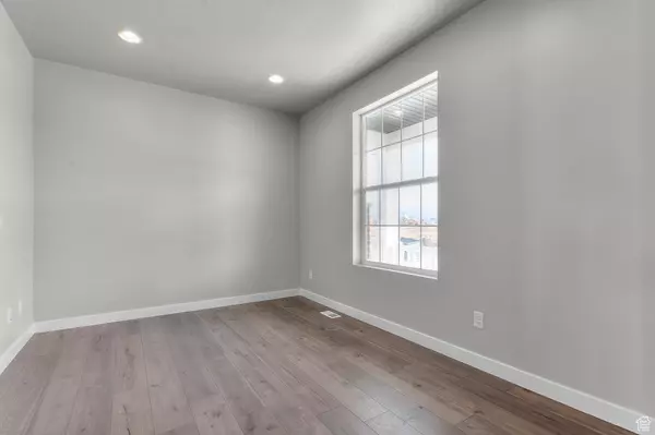 Clinton, UT 84015,2549 N 3200 W