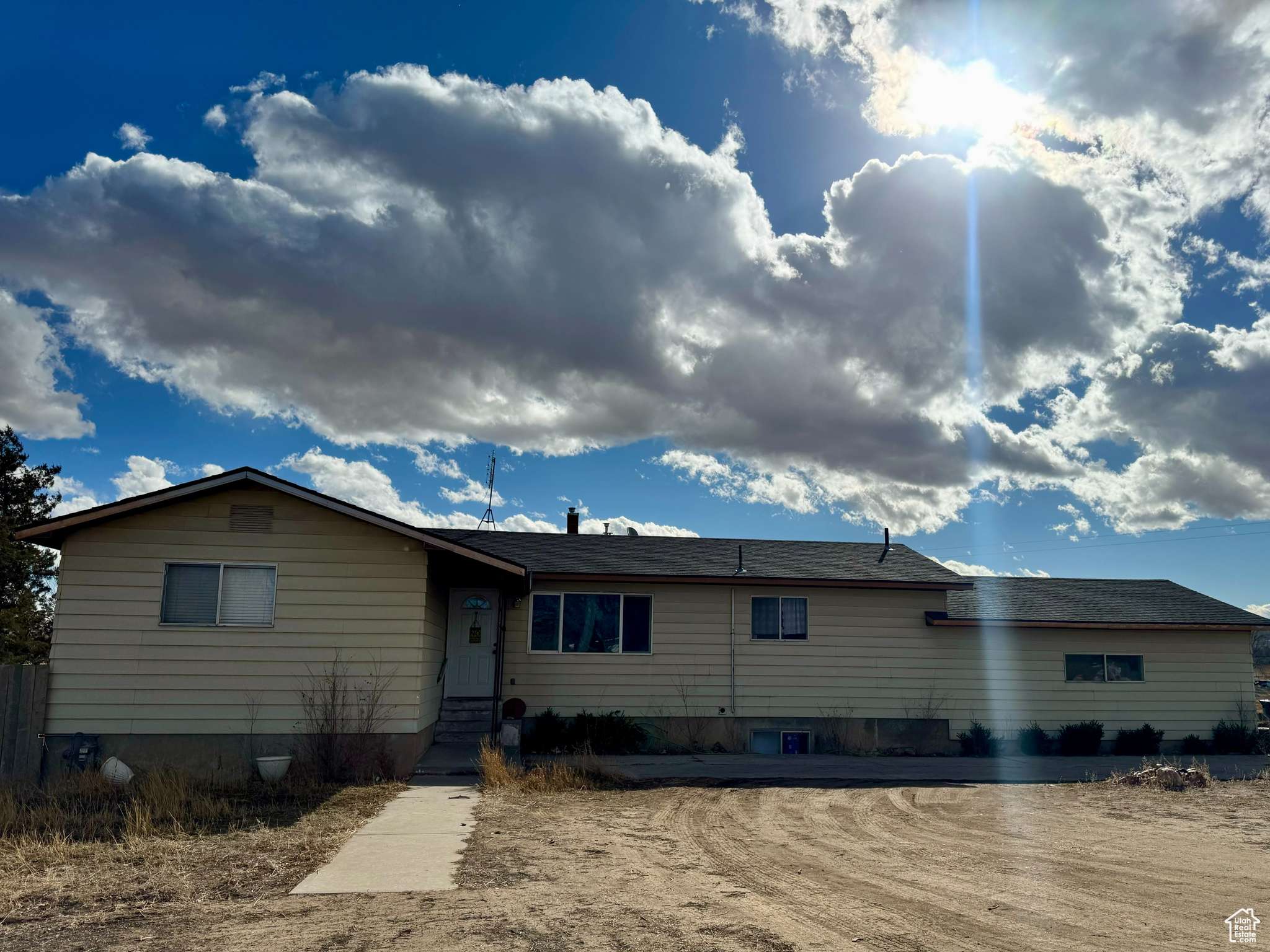 Vernal, UT 84078,1915 E 3050 S