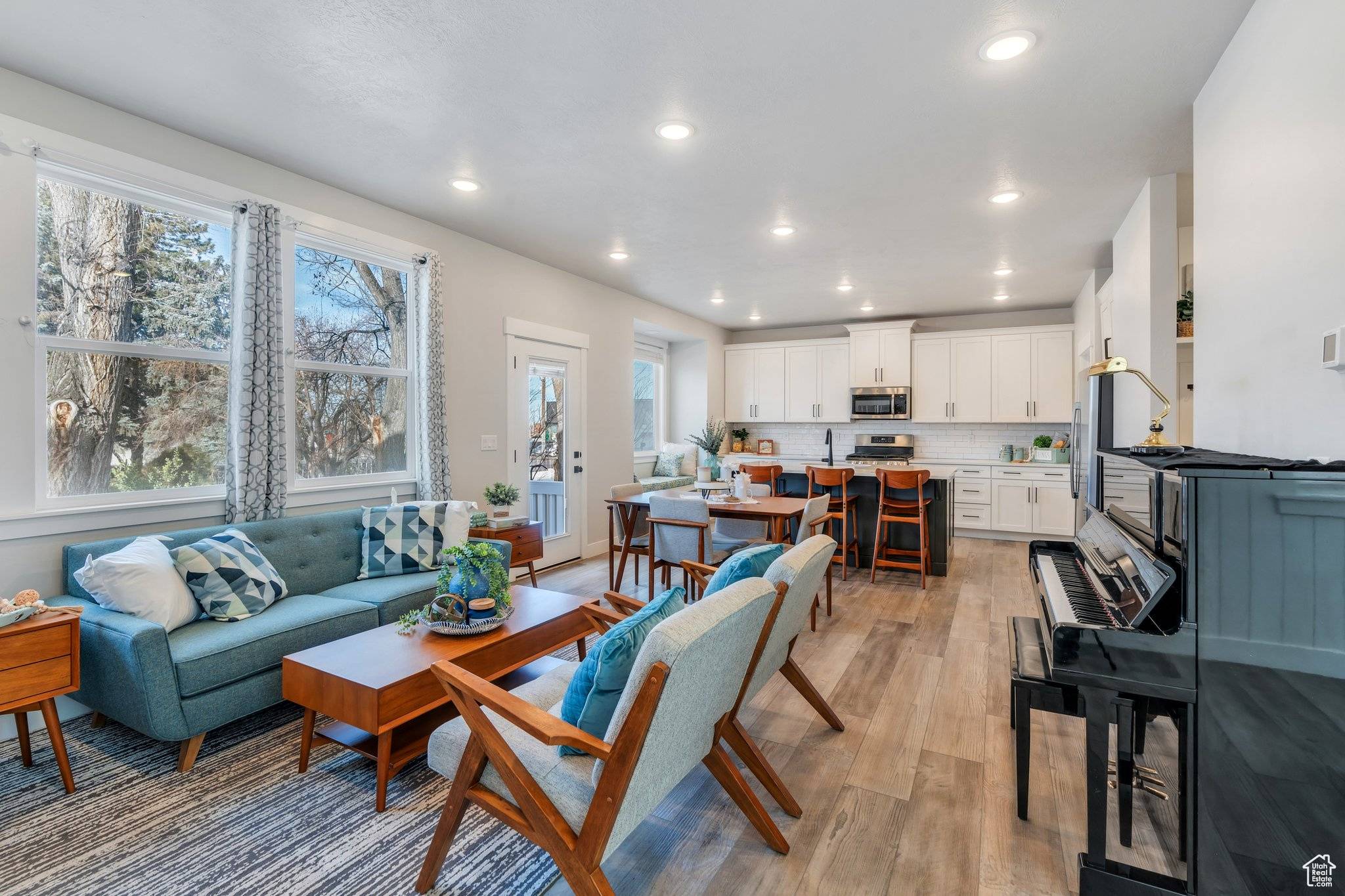 Sandy, UT 84070,9406 S HEBER CT