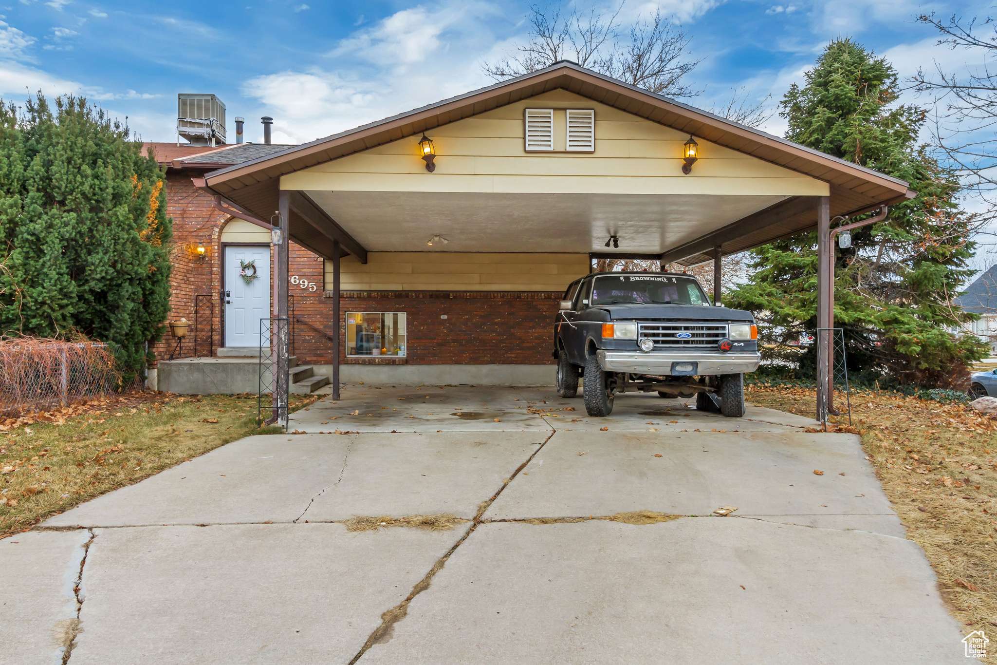 Roy, UT 84067,3695 W 4700 S