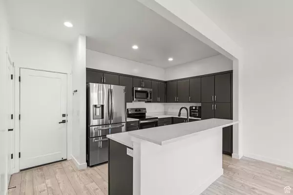 West Jordan, UT 84081,6596 W 7735 S