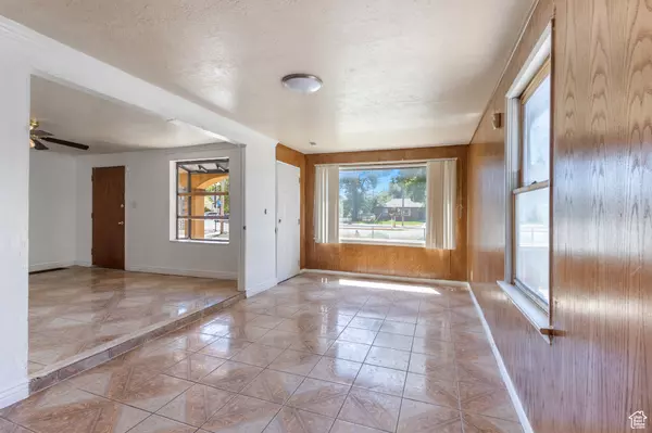 Salt Lake City, UT 84116,804 W 600 N