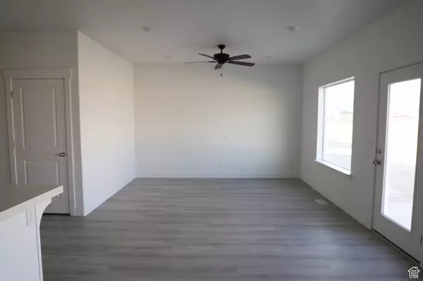 Eagle Mountain, UT 84005,2049 E CANYONLANDS LN #3083