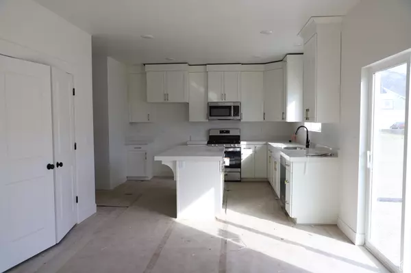 Eagle Mountain, UT 84005,1854 E FOX MEADOW LN #310B2