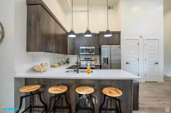 South Ogden, UT 84405,302 40TH ST