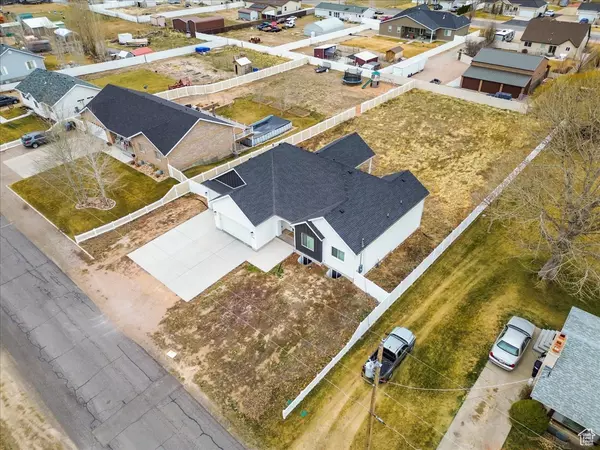 Mona, UT 84645,350 S 300 E