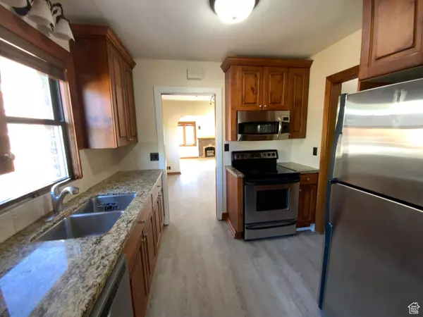 Salt Lake City, UT 84105,1592 S 1300 E