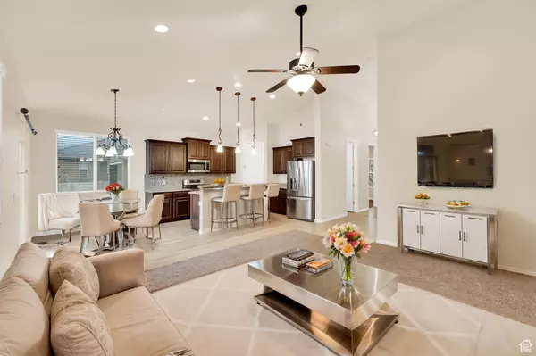 Kaysville, UT 84037,831 W SADDLEBROOK DR S