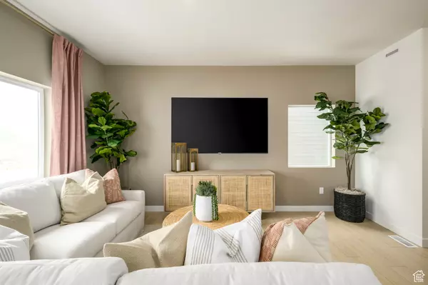 Saratoga Springs, UT 84045,1446 W ROYAL CLOAK DR #1358