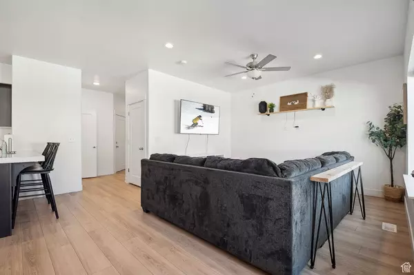 Eagle Mountain, UT 84005,4905 E LAKE CORNER DR