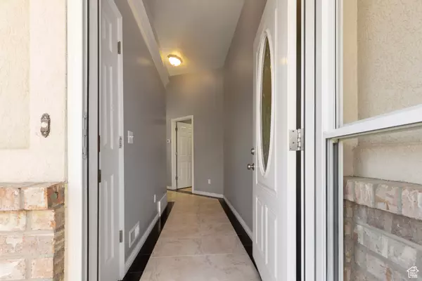 North Ogden, UT 84414,553 E 2225 N