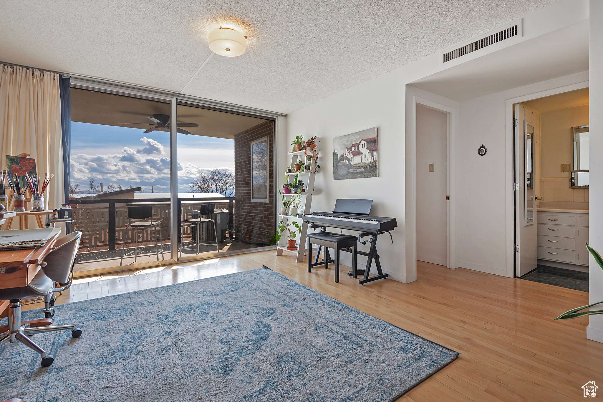 Salt Lake City, UT 84102,515 S 1000 E #201