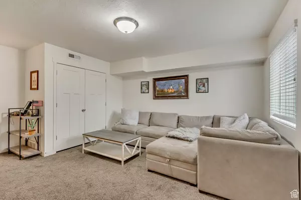 Vineyard, UT 84059,685 N 30 E