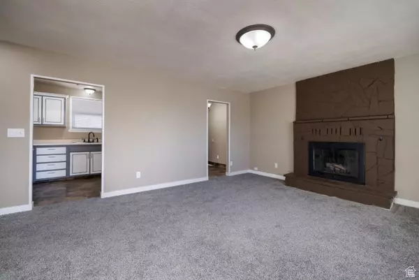 Vernal, UT 84078,99 E 600 S