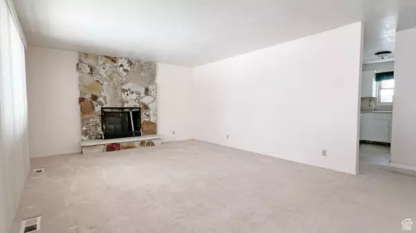 Taylorsville, UT 84129,6098 S DON CARLOS DR W