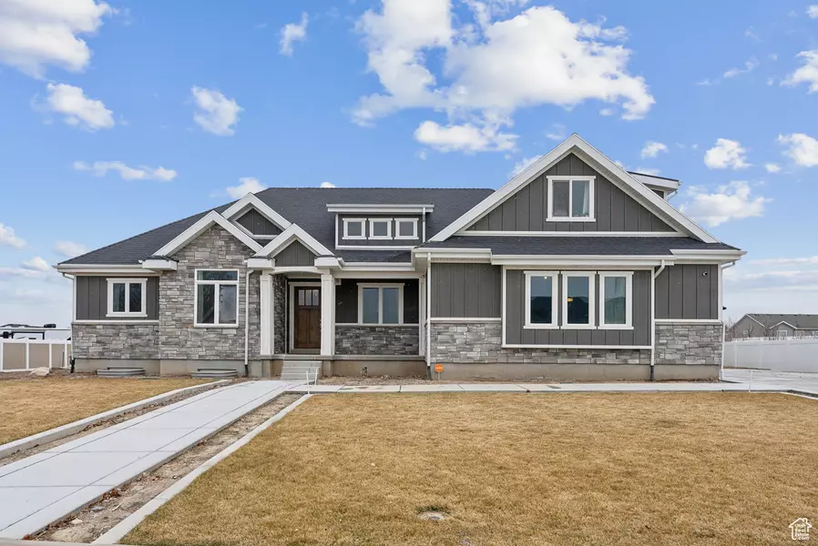 9227 N HORIZON DR, Eagle Mountain, UT 84005