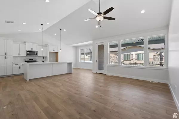 Murray, UT 84123,5336 S MURRAY RIDGE RD #116