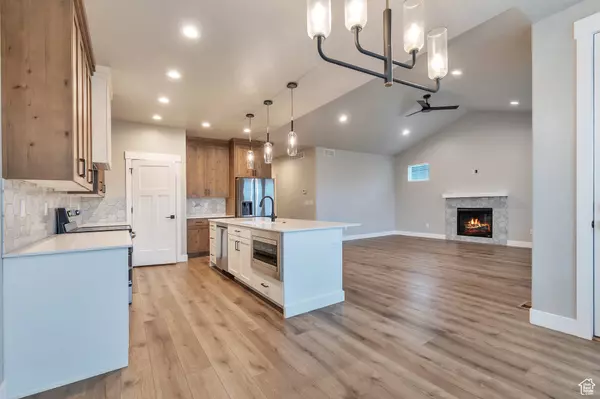 Mountain Green, UT 84050,3240 W OXFORD LOOP #219