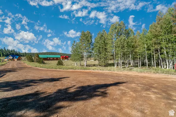 Duck Creek Village, UT 84762,4175 N BUTCH CASSIDY LN N #27