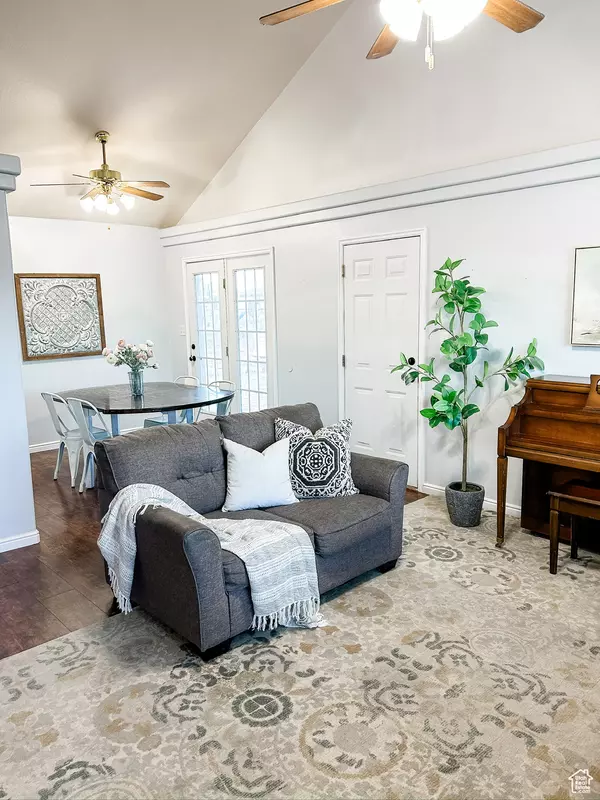 Elsinore, UT 84724,272 N 350 E