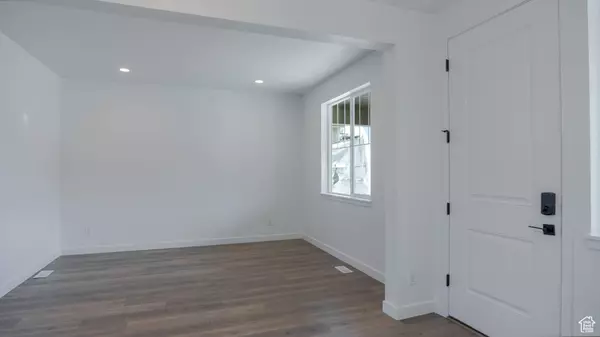 Saratoga Springs, UT 84045,888 W SIKA CIR #204