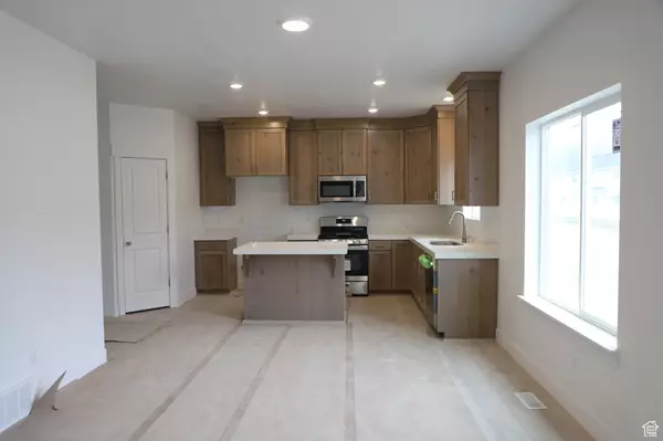 Eagle Mountain, UT 84005,1802 E FOX MEADOW LN #314B2